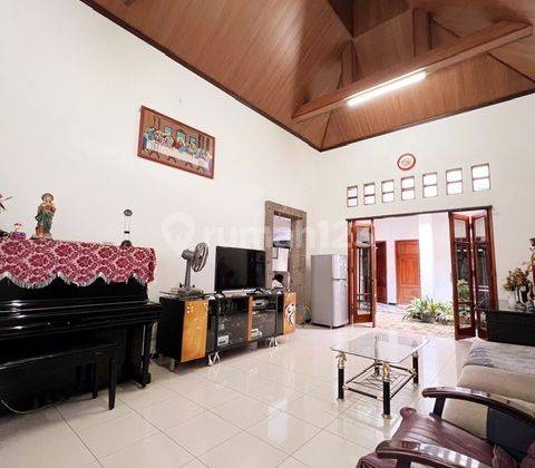 For Sale Nice 7 Bedroom House in Gatot Subroto, Denpasar 1