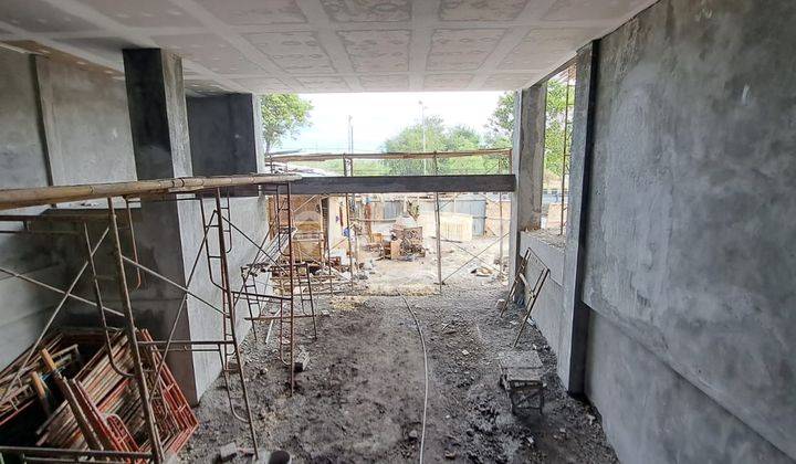 Sewa Minimal 5 Tahun Gedung Baru Parkir Luas di Jalan By Pass 9