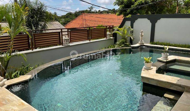 Rumah Nyaman 2 Lantai Dekat Pantai Melasti di Ungasan