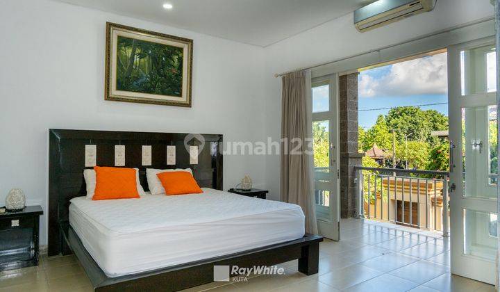 Disewakan Villa 3 Kamar Akses Jalan Kaki Ke Pantai Double Six  7