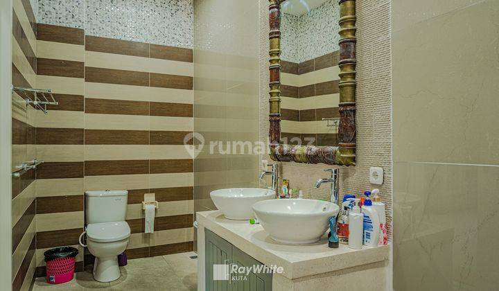 Disewakan Villa 3 Kamar Akses Jalan Kaki Ke Pantai Double Six  14