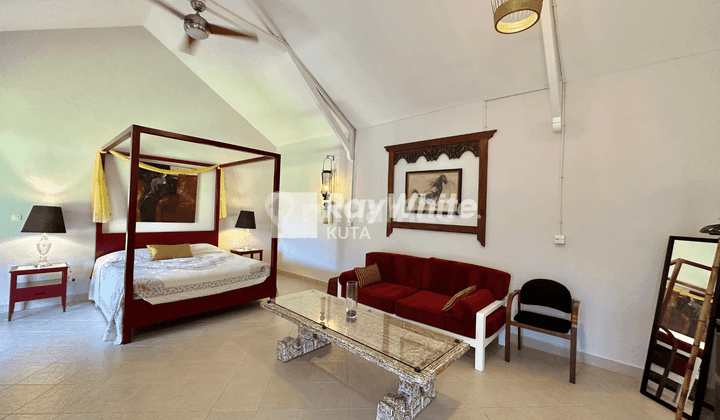For Sale High End Balinese Style Villa Next To River 8