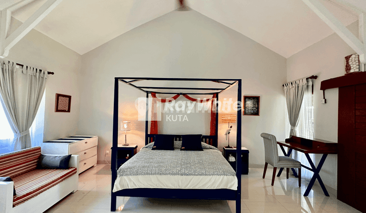 For Sale High End Balinese Style Villa Next To River 1