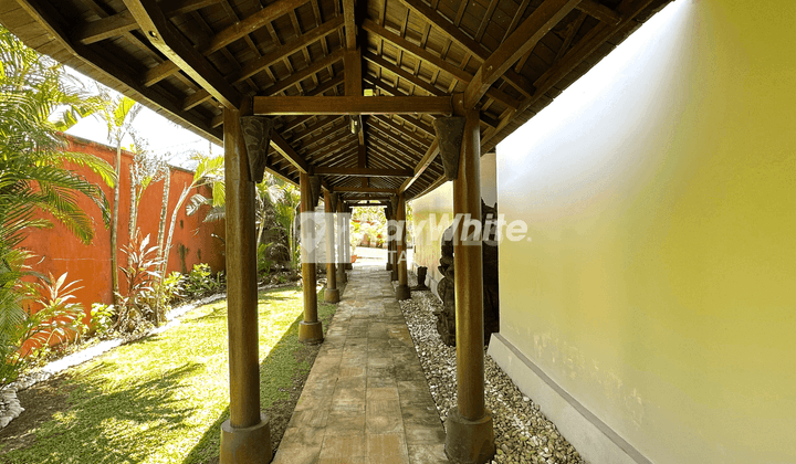 For Sale High End Balinese Style Villa Next To River 11