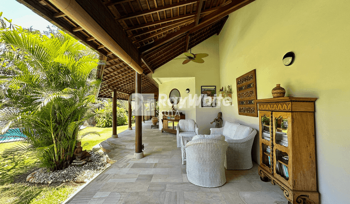 For Sale High End Balinese Style Villa Next To River 13