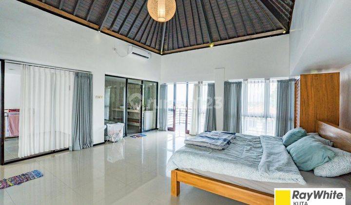 Beautiful Ocean View Villa for Sale in Puri Gading Complex, Jimbaran 2