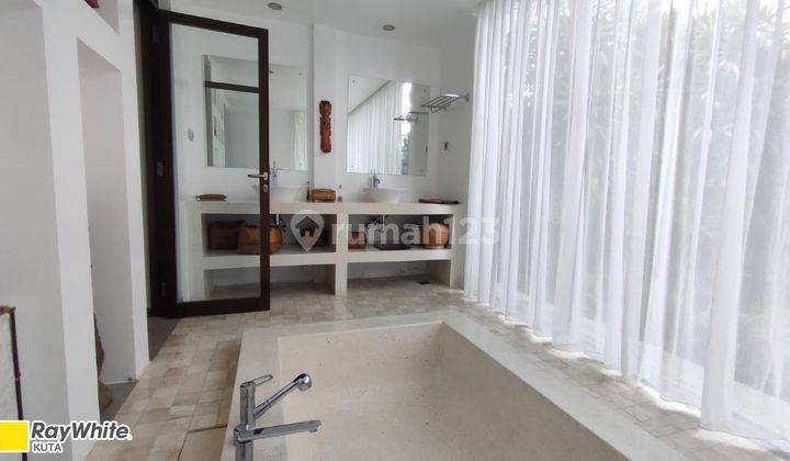 Dijual Villa Luas 39 Are Suasana Asri Dengan Taman Luas di Ubud 2