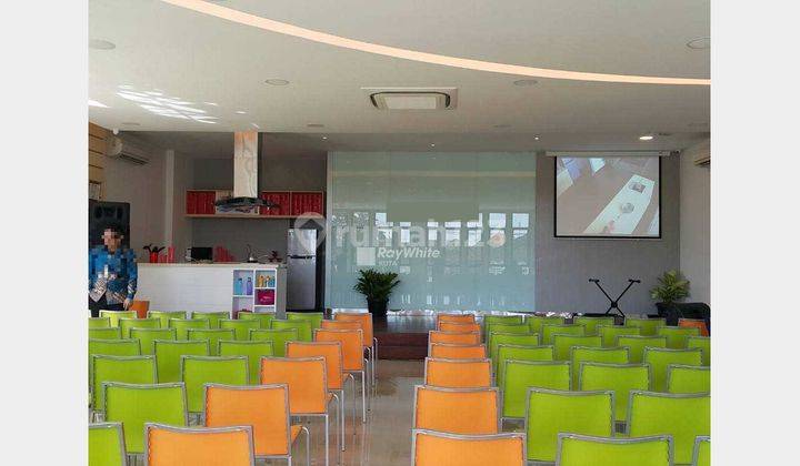 Disewakan Gedung 4 Lantai Cocok Untuk Kantor di Mahendradatta 1