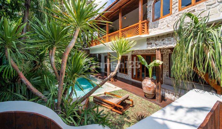 For Sale Beautiful 4BR Furnished Villa Leasehold in Canggu 2