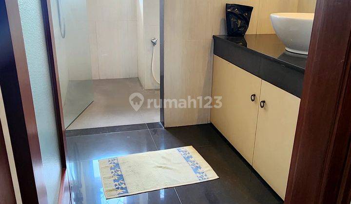 Dijual Cepat Villa Terawat 4 Kamar Dengan Rooftop di Pusat Renon 2