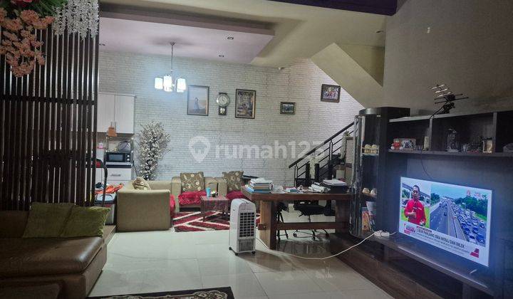 Dijual Rumah Strategis 4BR Semi Furnished di Denpasar 2