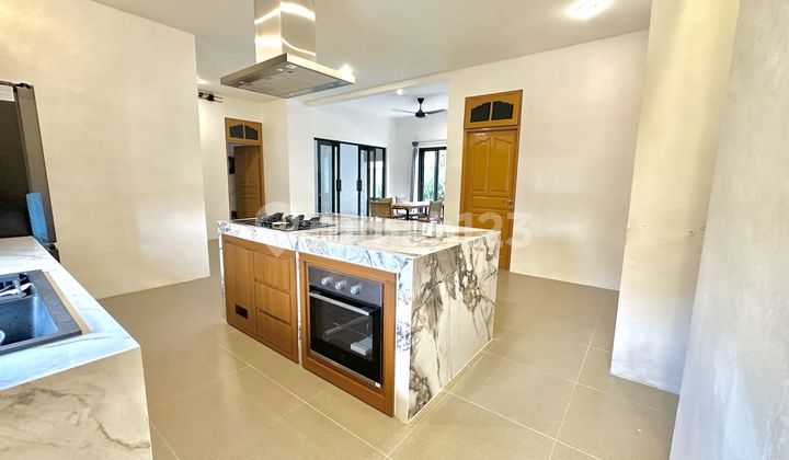 Newly Renovated Balinese Modern House With Garden Newly Renovated Balinese Modern House With Garden