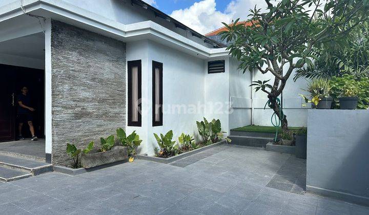 For Sale Modern Minimalist House 4 Bedrooms in Taman Griya, Jimbaran 2