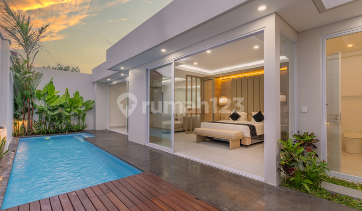 Dijual Resort Baru Dengan 4 Villa 1BR Furnished di Seminyak