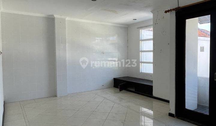 Dijual Rumah 3 Lantai Unfurnished di Sanur Kauh, Denpasar 2