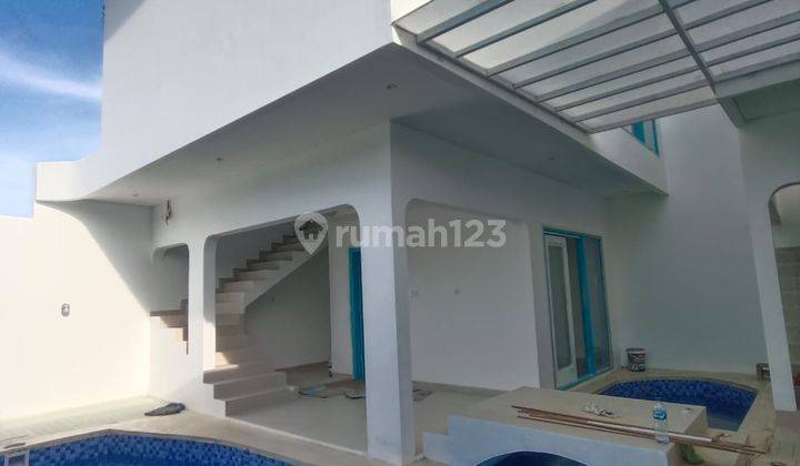 Dijual Brand New Villa 2 Lantai Area Asri di Ungasan, Badung 1