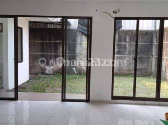 Di jual Rumah 2 Lantai Bagus SHM 2