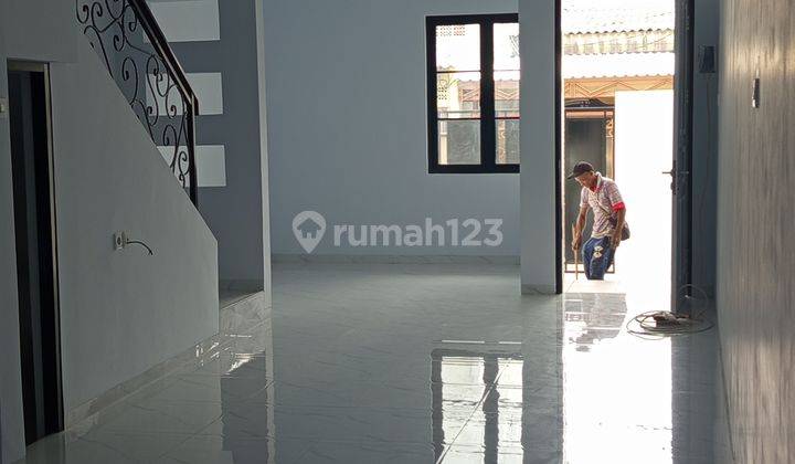 Dijual Rumah Baru 3 Lantai Jelambar Jakarta Barat 2