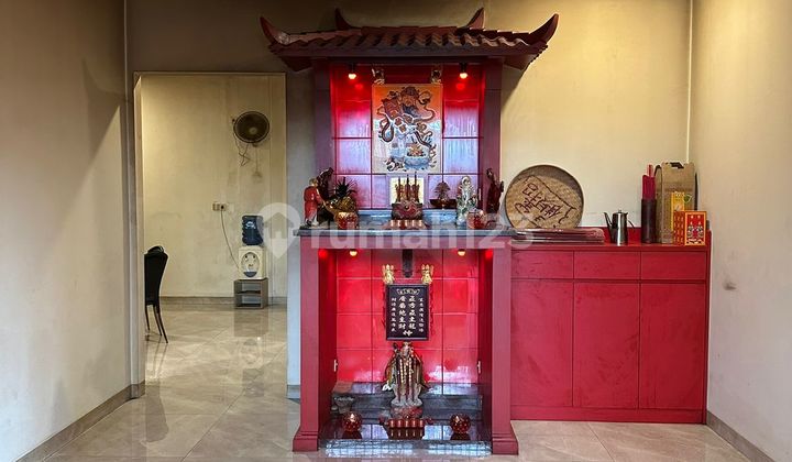 Quick Sale 3-Story House in Jelambar, West Jakarta 2