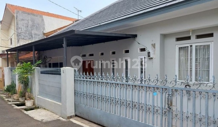 Strategic Location House in Tebet Barat, South Jakarta S7223