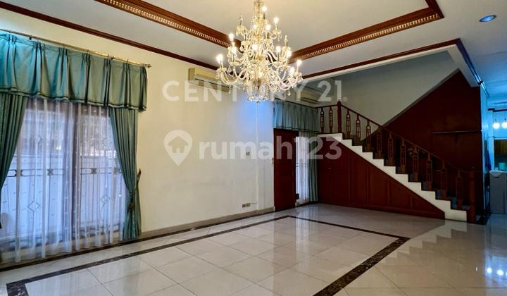 Two-Story Corner House, Strategic and Ready to Occupied in Kayu Putih R2183 1