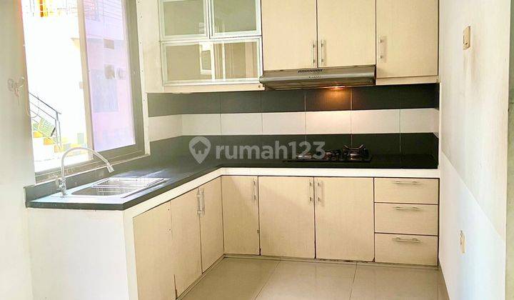 dapur rumah 2 lantai dalam cluster