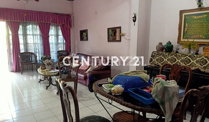 Rumah 2 Lantai Lokasi Strategis di Kayu Putih S7291