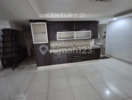 2-Storey House in Kelapa Gading Near Mall R2341