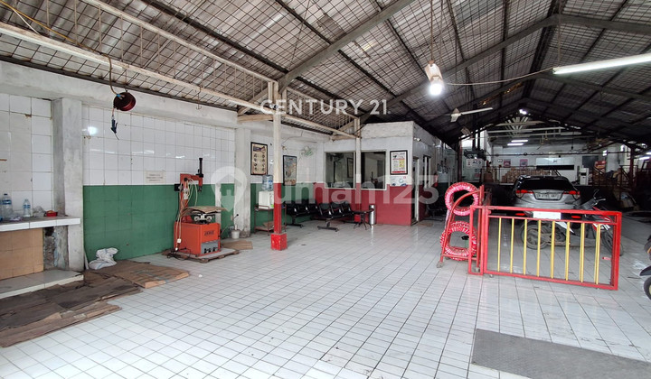 2-Story Semi-Furnished Commercial House Strategically Located in Matraman S9355 2
