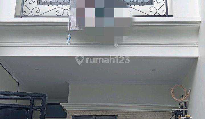 Dijual Rumah Baru 3 Lantai Jelambar Jakarta Barat 1