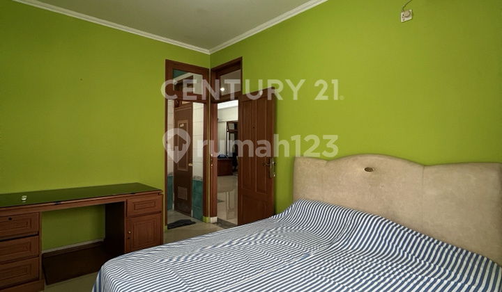 Two-Story Corner House, Strategic and Ready to Occupied in Kayu Putih R2183 2