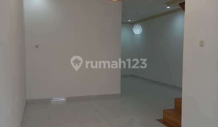 Rumah 2,5 Lantai Siap Huni di Perumahan Pondok Kelapa Jakarta Timur 2