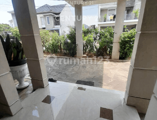 Luxurious House in a Good and Well-Maintained Cluster in Cipayung R2350 2