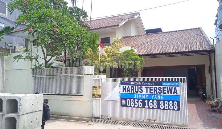 Disewakan Rumah Nyaman Dan Asri Di Kemang, Jakarta Selatan 1