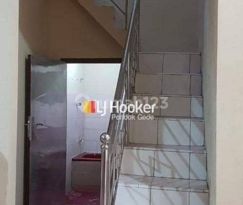 Rumah di Jalan Jatiwaringin Pondok Gede Bekasi 4