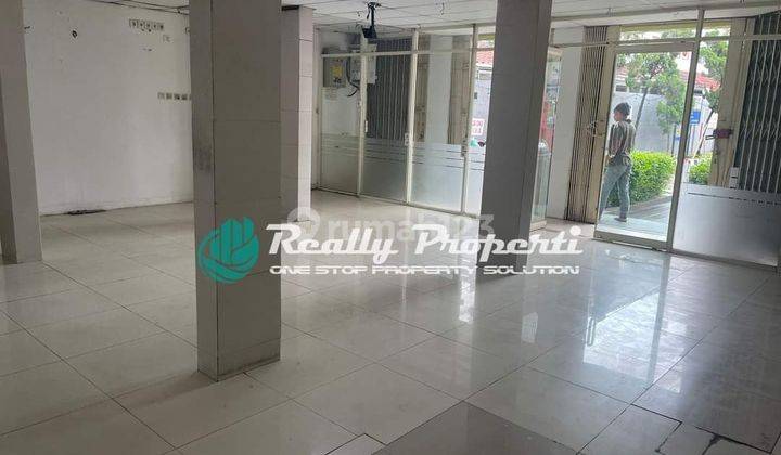 Ruko dalam SPBU di Jalan Raya Cibubur Bekasi 3