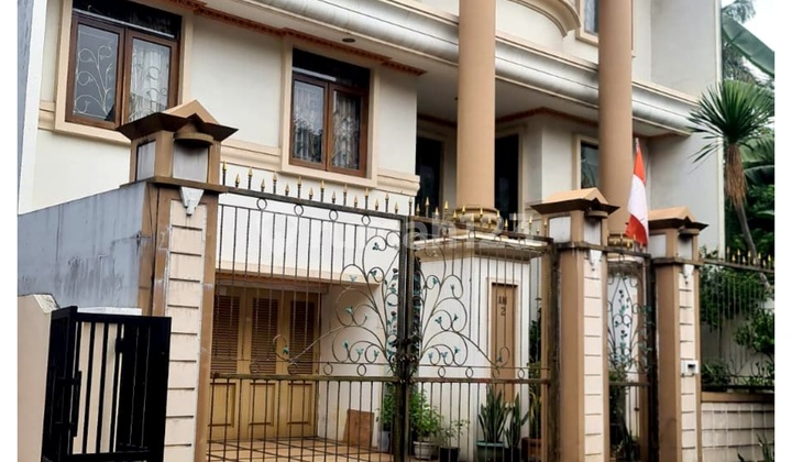 Dijual Rumah 2 Lantai Full Furnished di Puspita Loka Ekstension 2