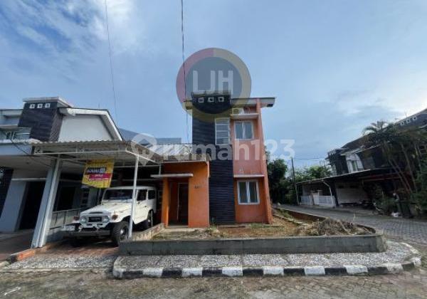 Rumah Area Grand Wisata Posisi Hook, Lokasi Strategus, 300m dari MCD, Rumah Sakit Mitra Keluarga, Akses Langsung Tol Tambun Grand Wisata