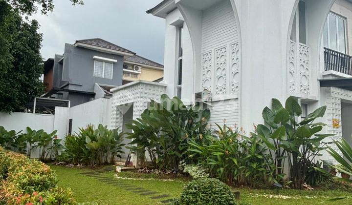 Disewakan Rumah 2 Lantai Posisi Hook Full Furnish Hanya 3 Menit ke Mall Grandwisata 2