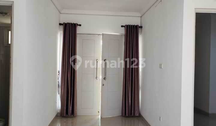Disewakan Rumah 2 Lantai Semi Furnish Dalam Cluster Grandwisata 2