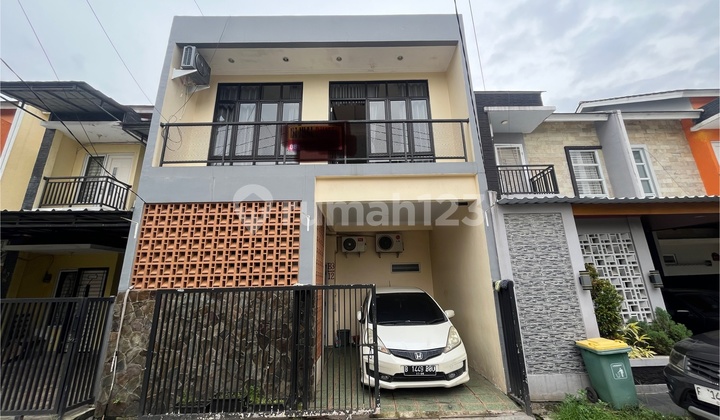 Dijual Rumah 2 Lantai 2menit Akses Grandwisata SHM