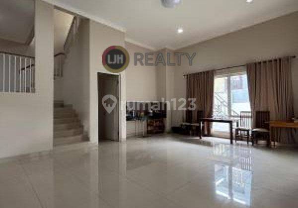 Rumah Grand Wisata, Split Level, 5+1 Kamar Tidur, Luas Tanah 324m2 View Kolam Renang, Akses Langsung Tol Tambun Grand Wisata Bekasi 2