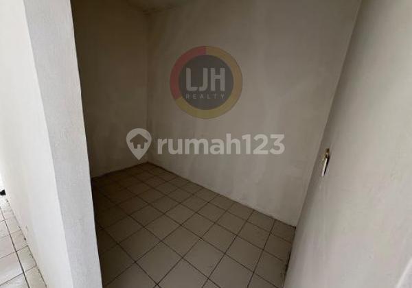 Kontrakan 6 Pintu + Kamar Mandi Dalam di Curug, Binong Tangerang