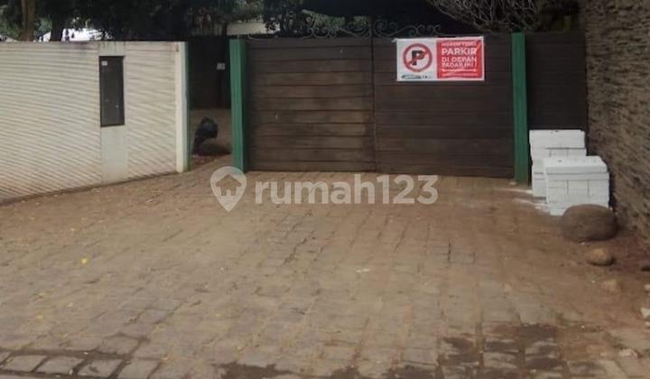 Dijual Murah Nego Rumah Gaya Resor Lokasi Ciputat