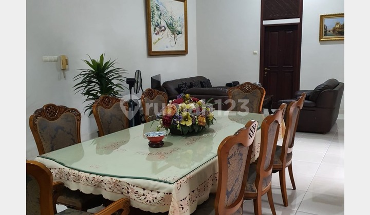 Quick Sale Negotiable Beautiful House Strategic Location Demang Lebar Daun