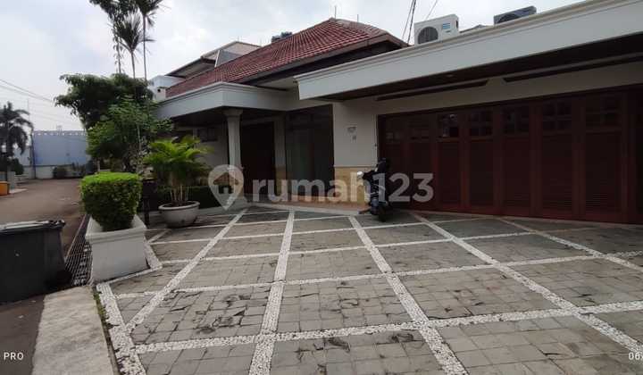 Dijual Murah Rumah Ada Kolam Renang Lokasi Cipete 2