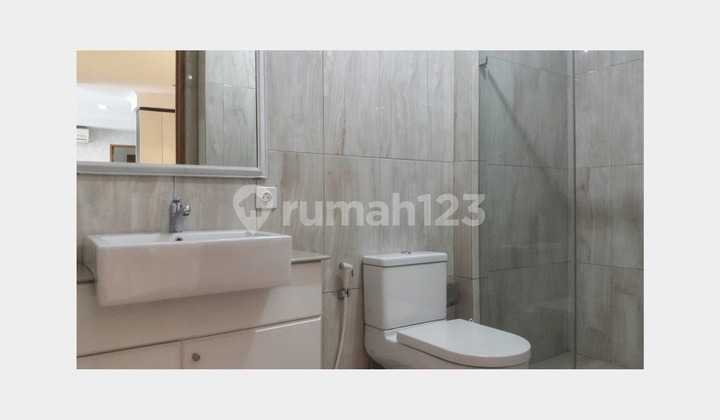 kamar mandi dijual cepat murah apartemen hamptons