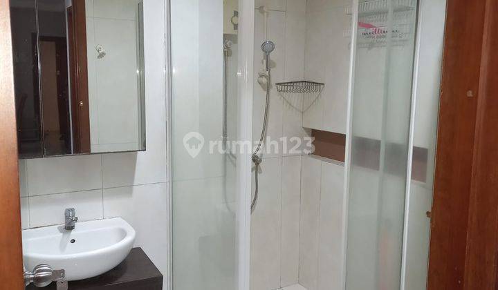 Disewa 2 BR Apartemen Lokasi Strategis di Thamrin 2