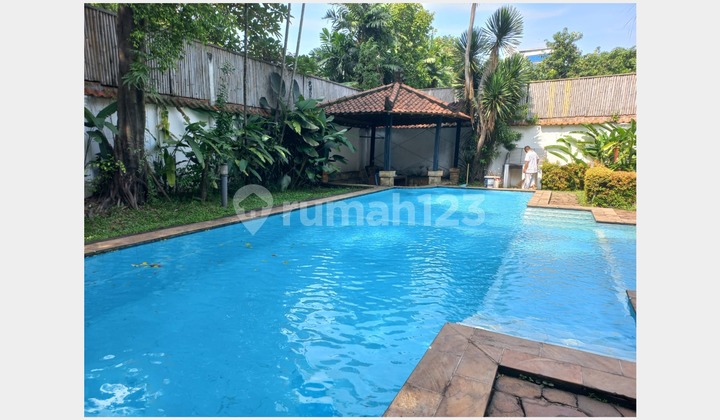 For Quick Rent: Spacious House with Pool in Antasari Location
