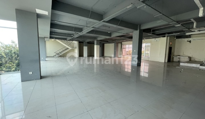 Dijual Cepat Gedung 4 Lantai Ada Rooftop Kebayoran Baru